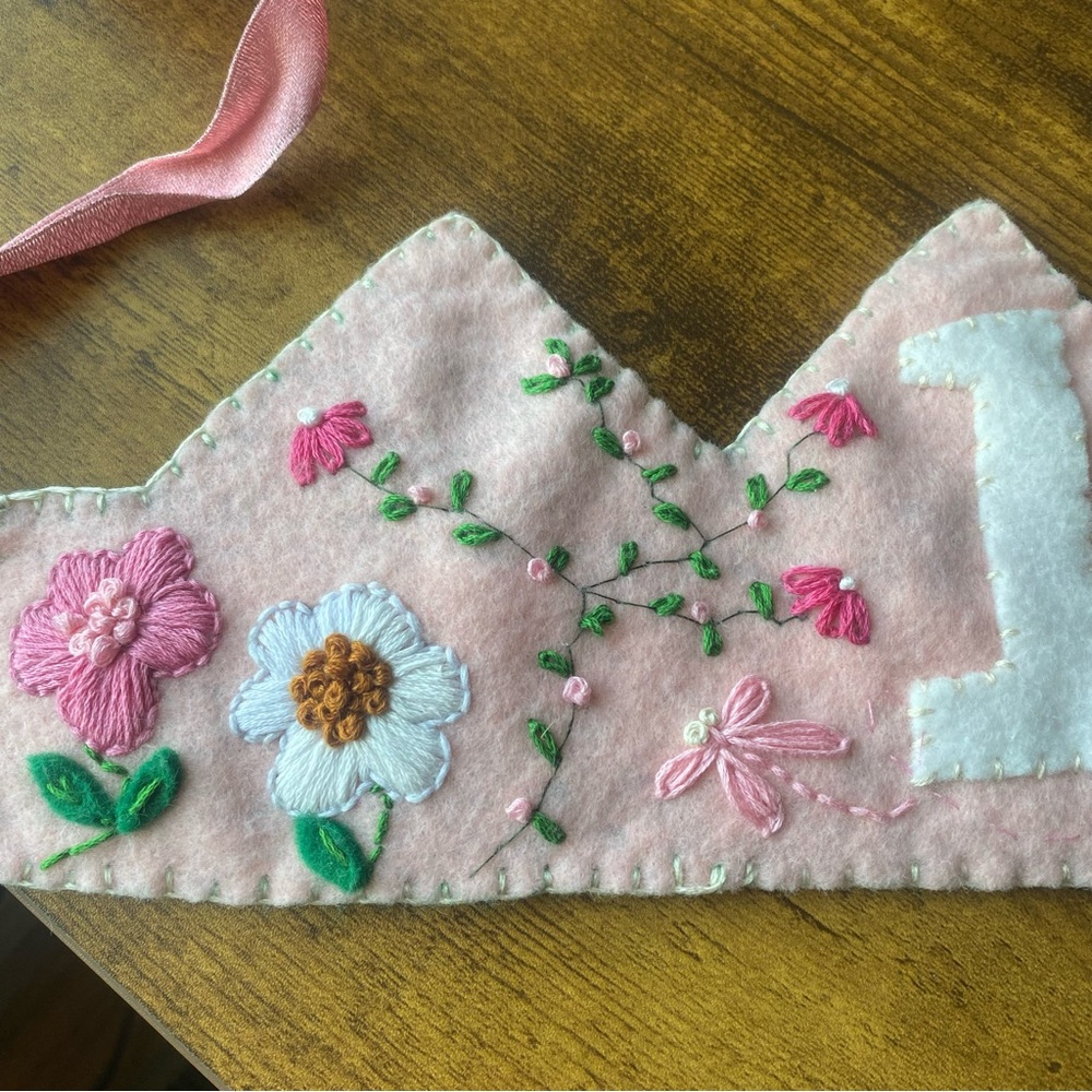 Hand-Embroidered First Birthday Waldorf Felt Crown - Picture 4 of 8